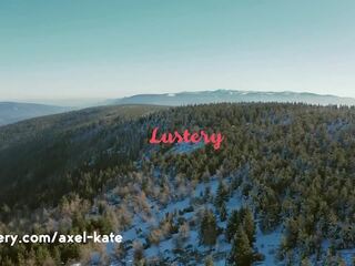 Ερασιτεχνικό πολωνικό μητέρα που θα ήθελα να γαμήσω fucks σε ένα σκι lodge - lustery