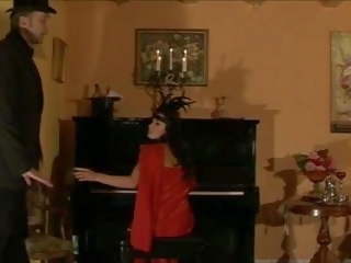 葡萄收获期 女学生 鞭打 上 该 钢琴, 自由 成人 视频 13