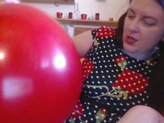 您的 后妈 玩 同 这 气球, 成人 视频 43