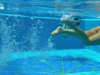 Incrível espanhola e russa jovem grávida em o piscina nu: hd xxx clipe 5c