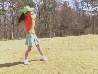 Warga jepun golf di luar bottomless skirt mini menghisap zakar penalty pusingan seks filem vids