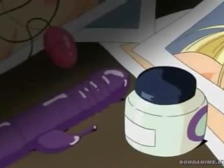 Porca desenho animado fantasia mulher begs para ser untied mas ainda fica dela molhada cona e apertada anal preenchidas por um brinquedo