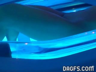 Dagfs: сладъл путка видео в tanning машина