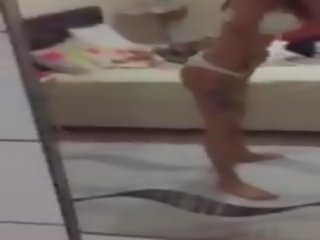 Vajinal attırma akrobatik dörtlü üzerinde büyükbaba, ücretsiz twitter akrobatik seks film video