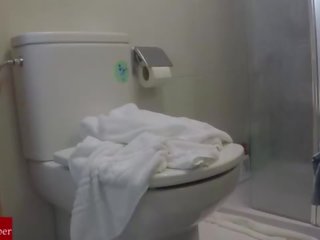 อาบน้ำ และ ยินดี สิ้นสุด บน the toilet.san06