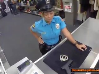Công an sĩ quan pawns cô ấy súng & là fucked lược
